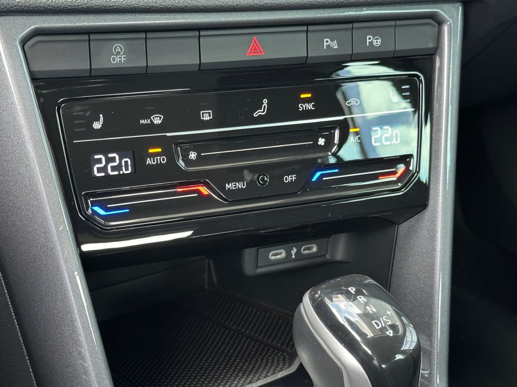Volkswagen T-roc 1.5 tsi 150pk dsg style carplay | camera | keyless | elek.