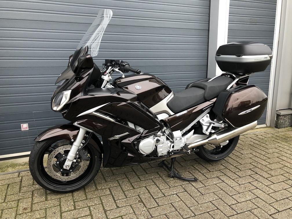 Fraaie Yamaha FJR1300 uit 2013 met 45 dkm, cruisecontrol, topkoffer €8750,-