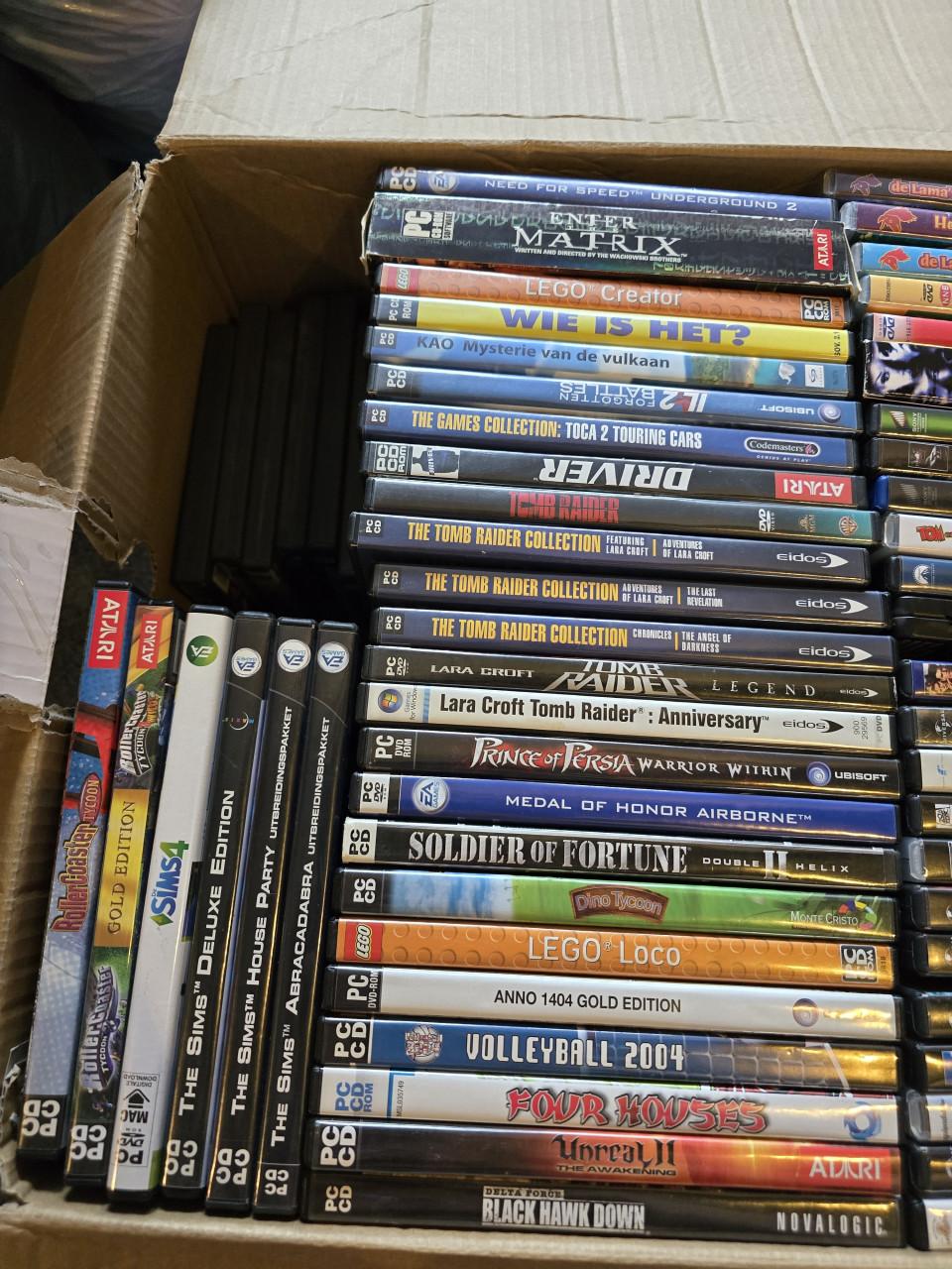 Partij 130+ dvd's films & games