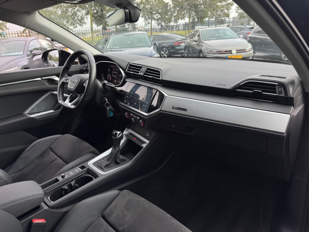 Audi Q3 sportback 35 tfsi s-line 3x * matrix led * camera * leder / alcanta
