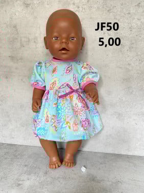 Poppenkleertjes baby born. jurkje. Opbrengst KiKa.