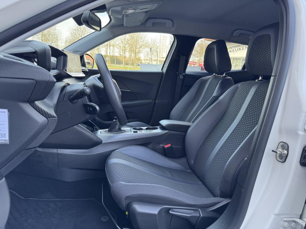 Peugeot 2008 1.2 puretech allure pack connect | trekhaak afneembaar| naviga