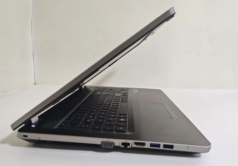 HP ProBook 4730s 17" i3-2330M 8Gb-RAM 128Gb-SSD ATI-7470m Win10Pro 75€