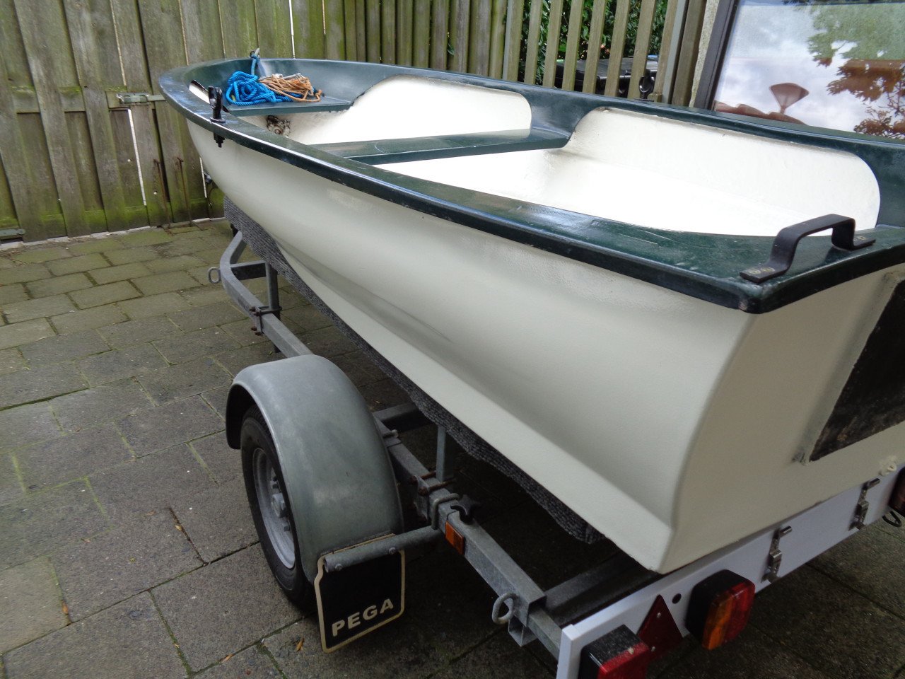 Roei/visbootje Placom 340