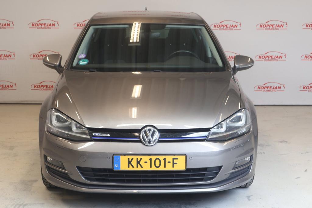 Volkswagen Golf 1.0 tsi connected series nl auto, carplay, all season bande