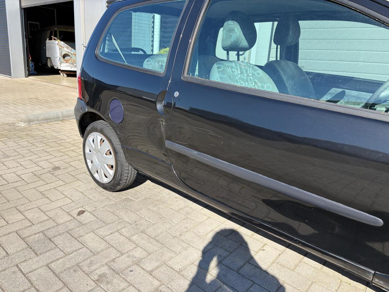 Renault Twingo 1.2- 16V Emotion (Nieuwe APK, koopje)