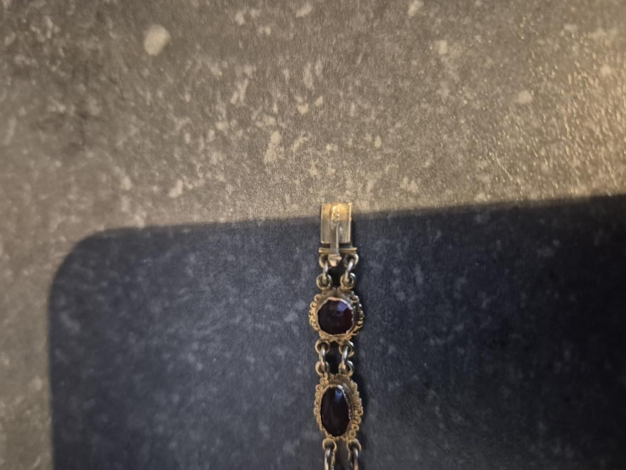 Antiek granaat bootjes armband 19cm. 14 karaats