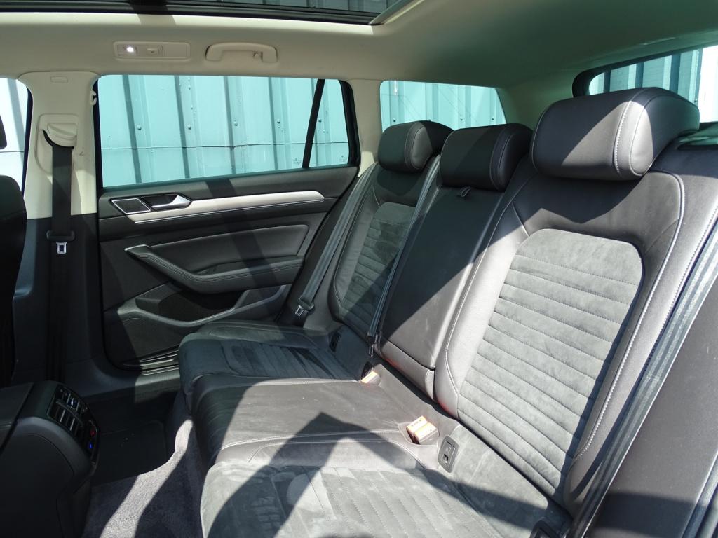 Volkswagen Passat variant 1.4 tsi gte connected series plus | pano | trekha