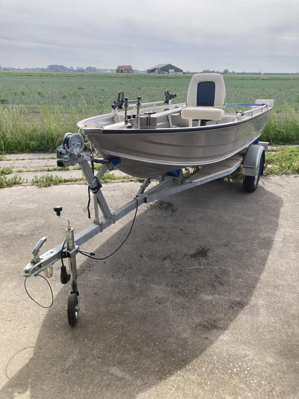 Aluminium boot + trailer