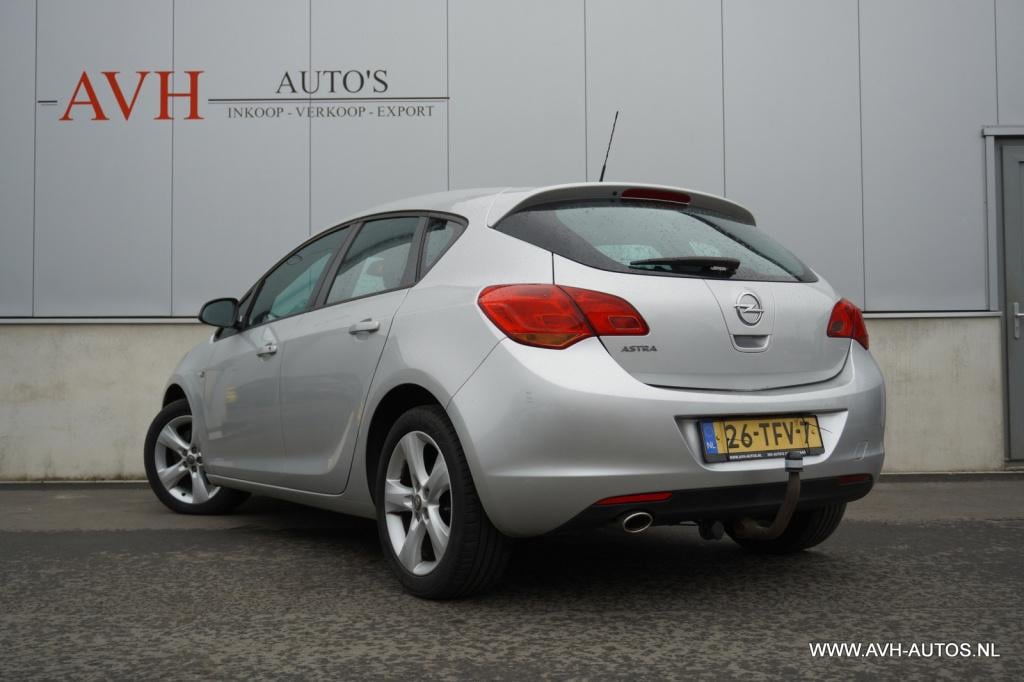 Opel Astra 1.4 turbo edition