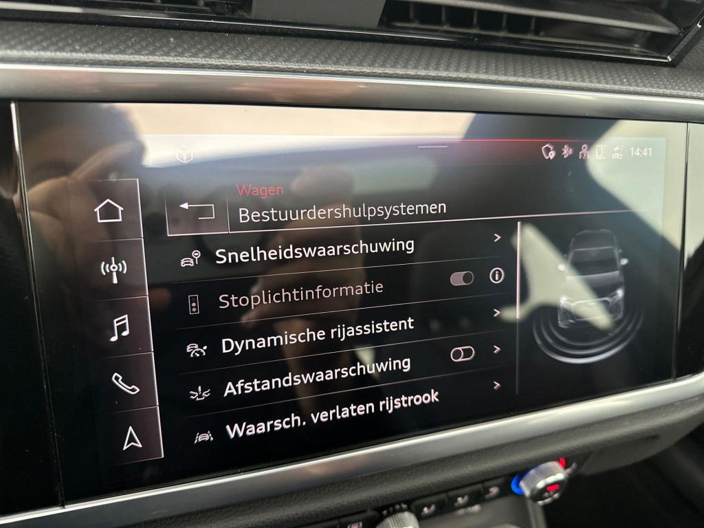 Audi Q3 sportback 45 tfsi e s-line pano camera acc lane