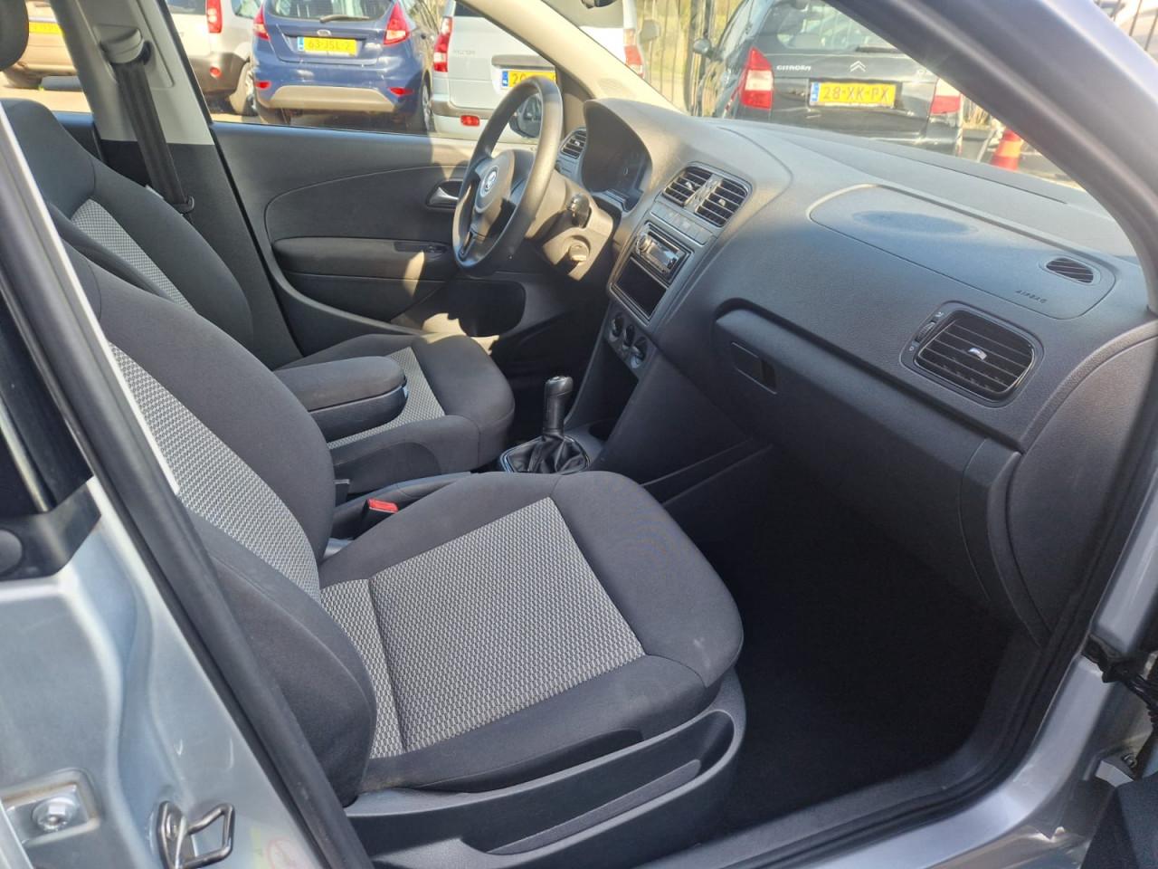 TE KOOP VOLKSWAGEN POLO 1.2 EASYLINE EURO 5MET AIRCO EN TREKHAAK