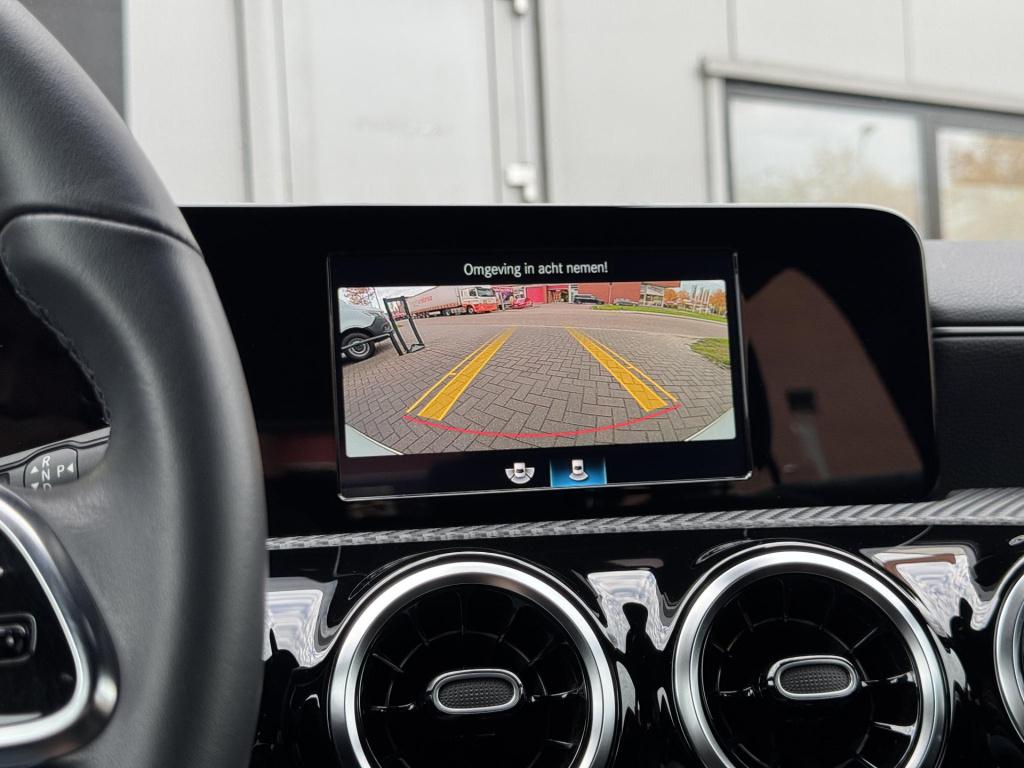 Mercedes-Benz Cla shooting brake 180 automaat, nl-auto!