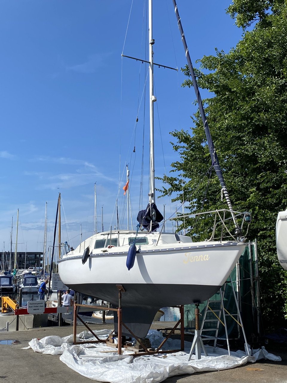Kajuitzeilboot 22 voet met 8pk bb incl ligplaats stad aan het haringvliet