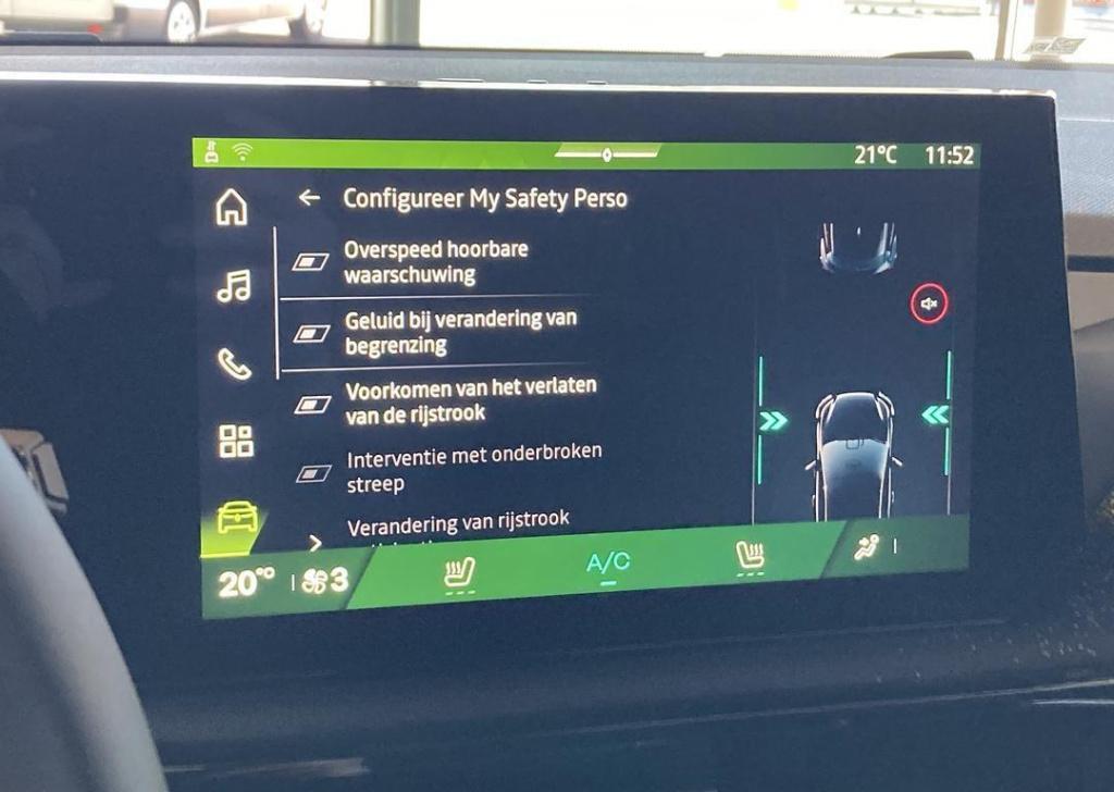 Renault Clio 1.8 hybrid 160 techno - pack winter / safety & parking