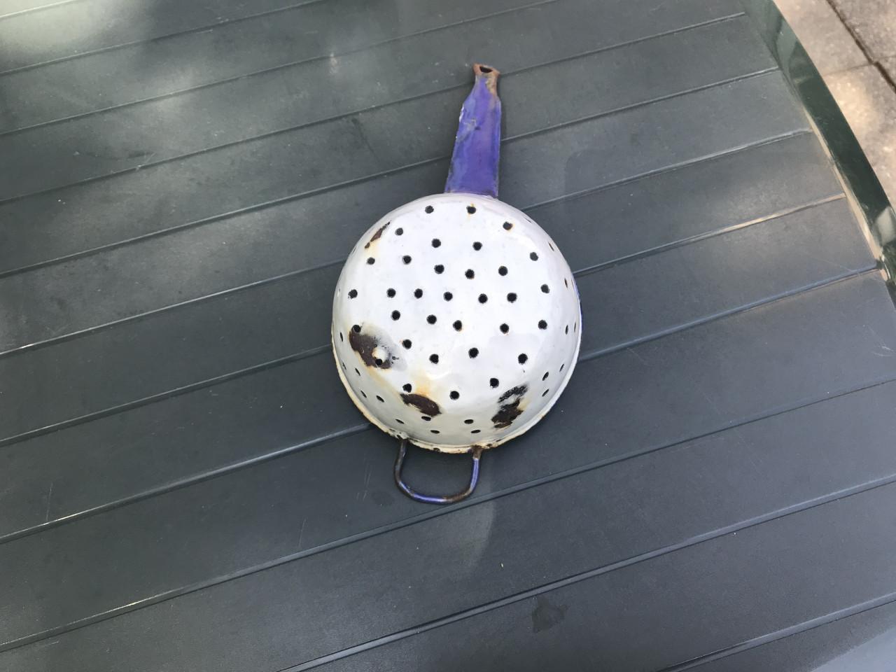 Emaille brocante zeef en trechters