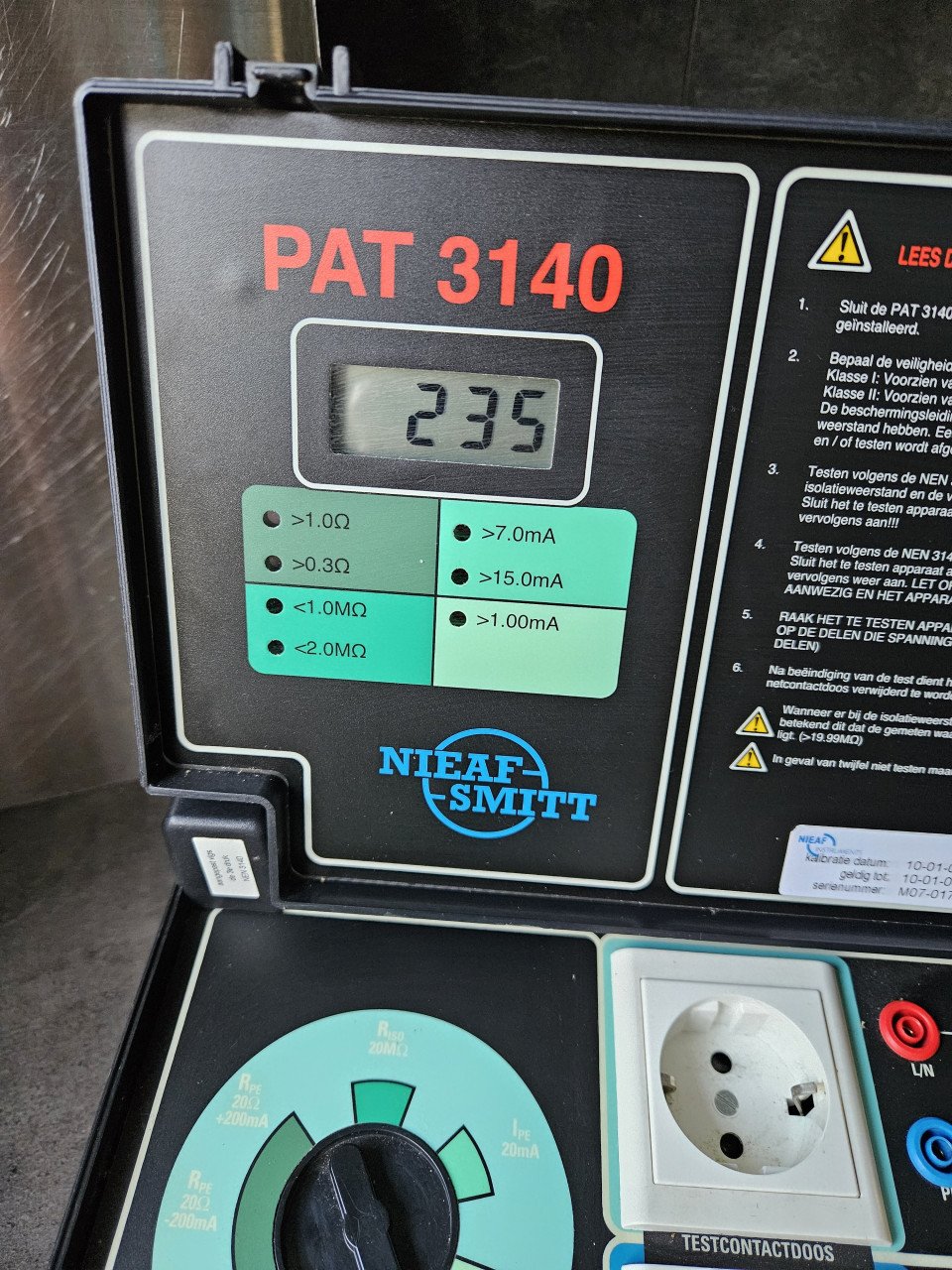 Werkende zeer nette Nieaf Smitt safetypat 3140 Apparaat Tester....