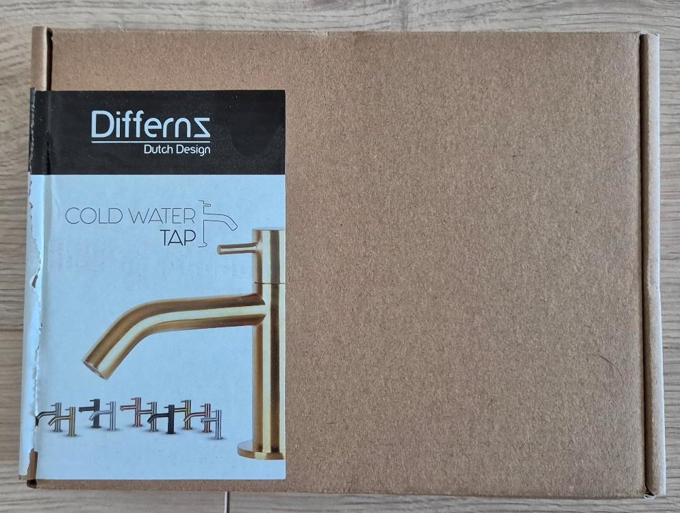 Wit keramisch toilet fonteintje met toebehoren