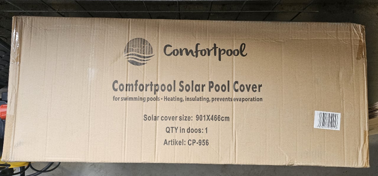 Nieuwe Kalu oprolwagen met nieuw solar zwembad afdekzeil.