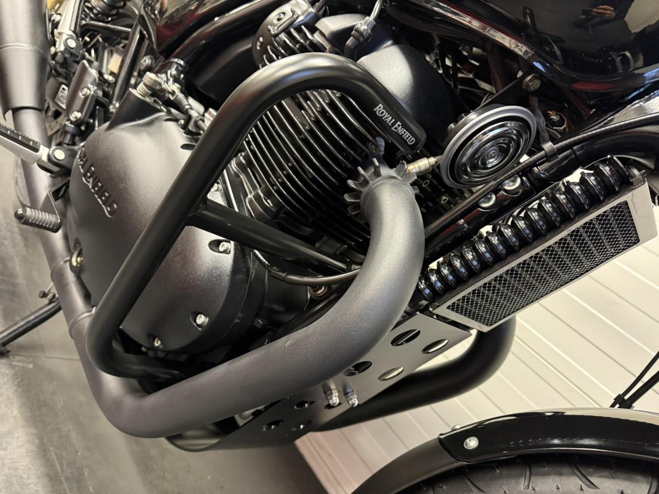 Gave en complete Royal Enfield Interceptor 650 bj 2023!