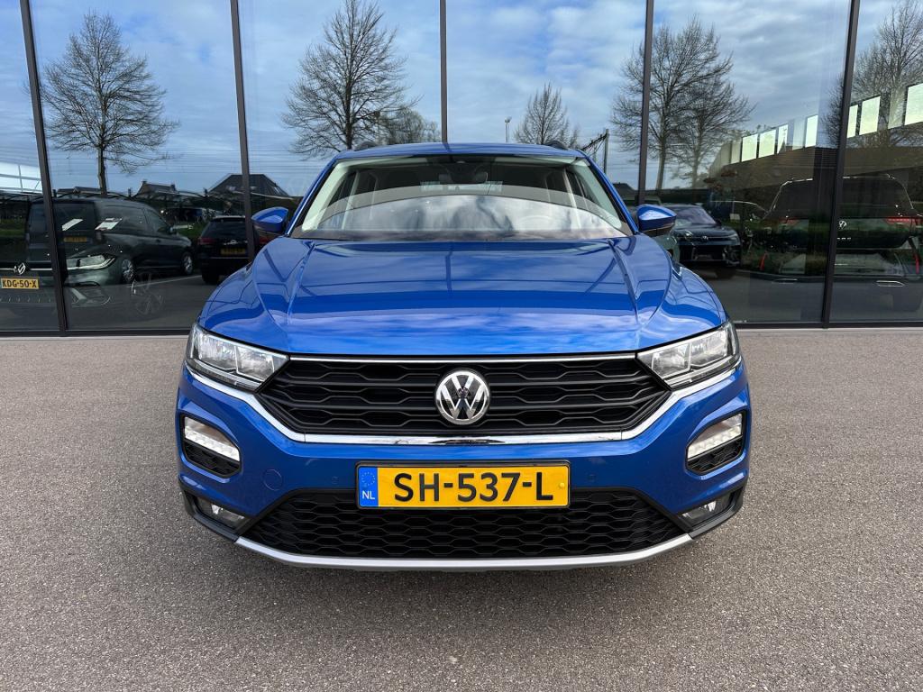 Volkswagen T-roc 1.5 tsi 150pk style | trekhaak | navi | camera | carplay |
