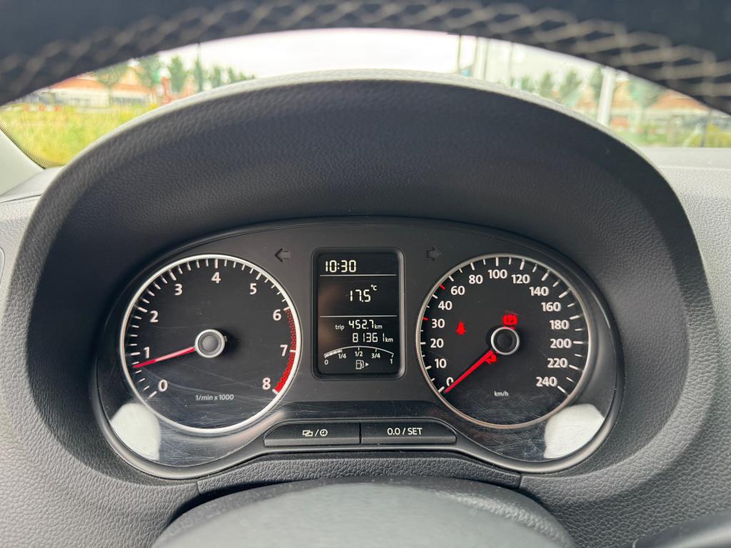 Volkswagen Polo 1.2 tsi cross , cruise control