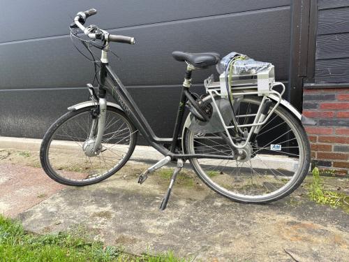 Gratis RIH dames fiets die electrisch was.