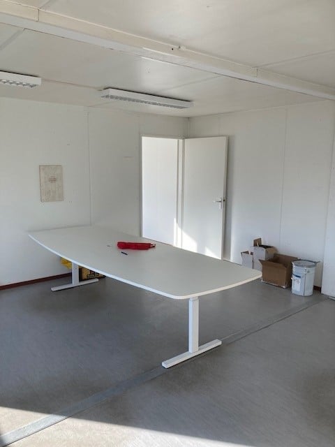 Kantoorunits 4 stuks en toilet unit