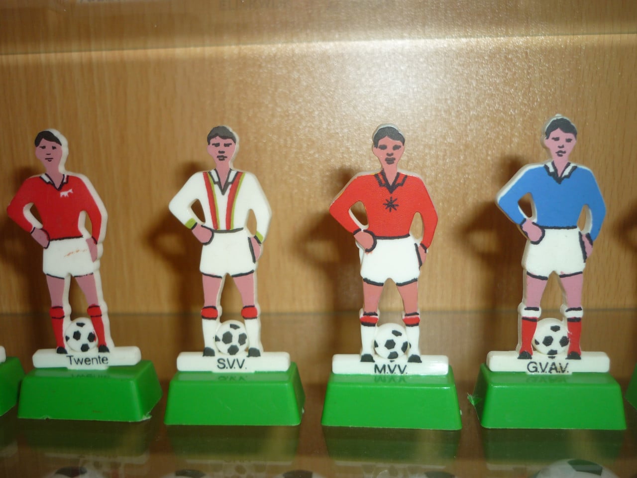 Voetbal poppetjes gevraagd van de S.R.V.