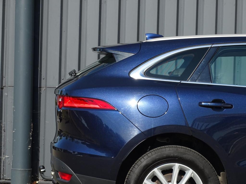 Jaguar F-pace 2.0t awd portfolio | leder | pano | trekhaak