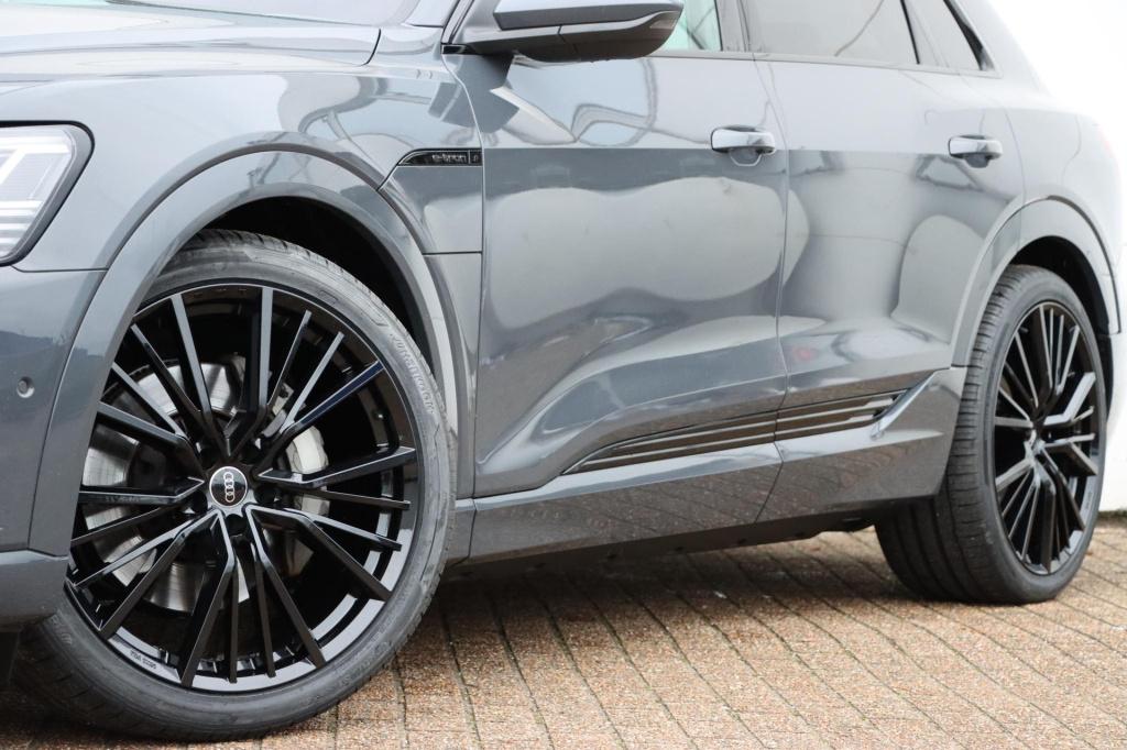 Audi Q8 E-tron 55 quattro advanced edition plus 115 kwh | soh 92,2% | lucht