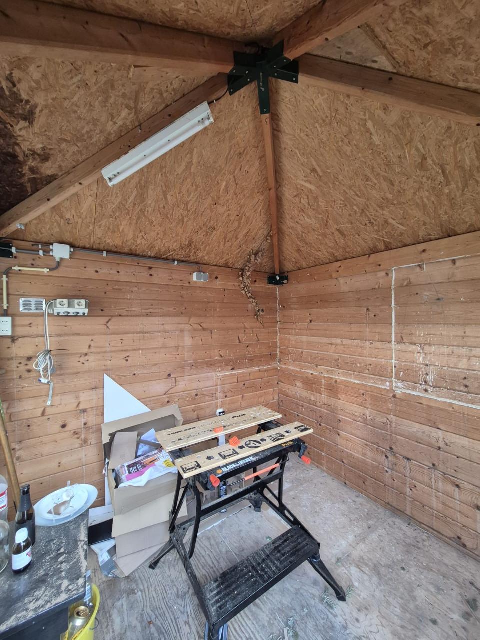 Houten tuinhuisje -opknapper