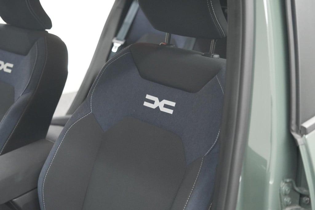 Dacia Duster mild hybrid 130 expression | camera | stoelverwarming | apple 