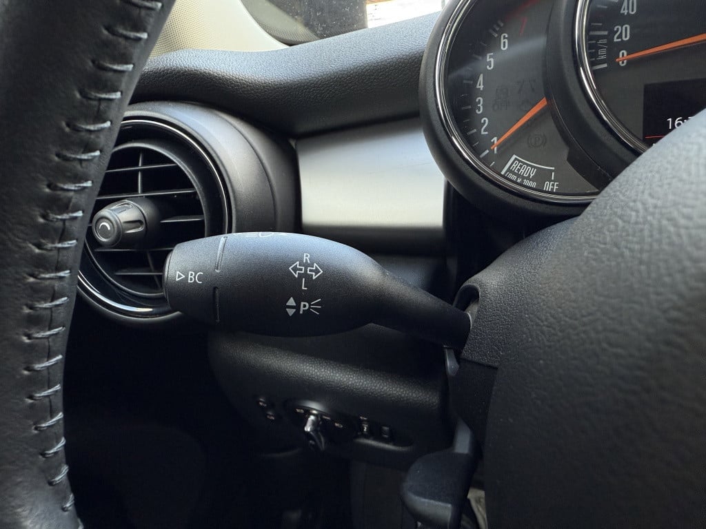 Mini One mini 1.5 first // dealer onderhouden // stoelverwarming //