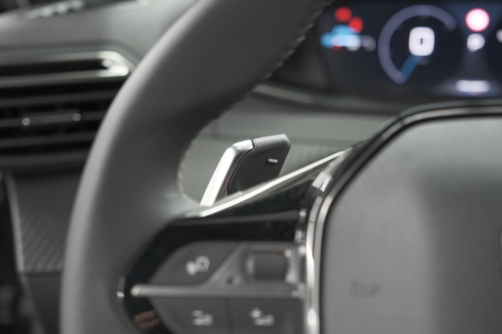 Peugeot 2008 puretech 130 eat8 allure | 360 camera | adaptieve cruise contr