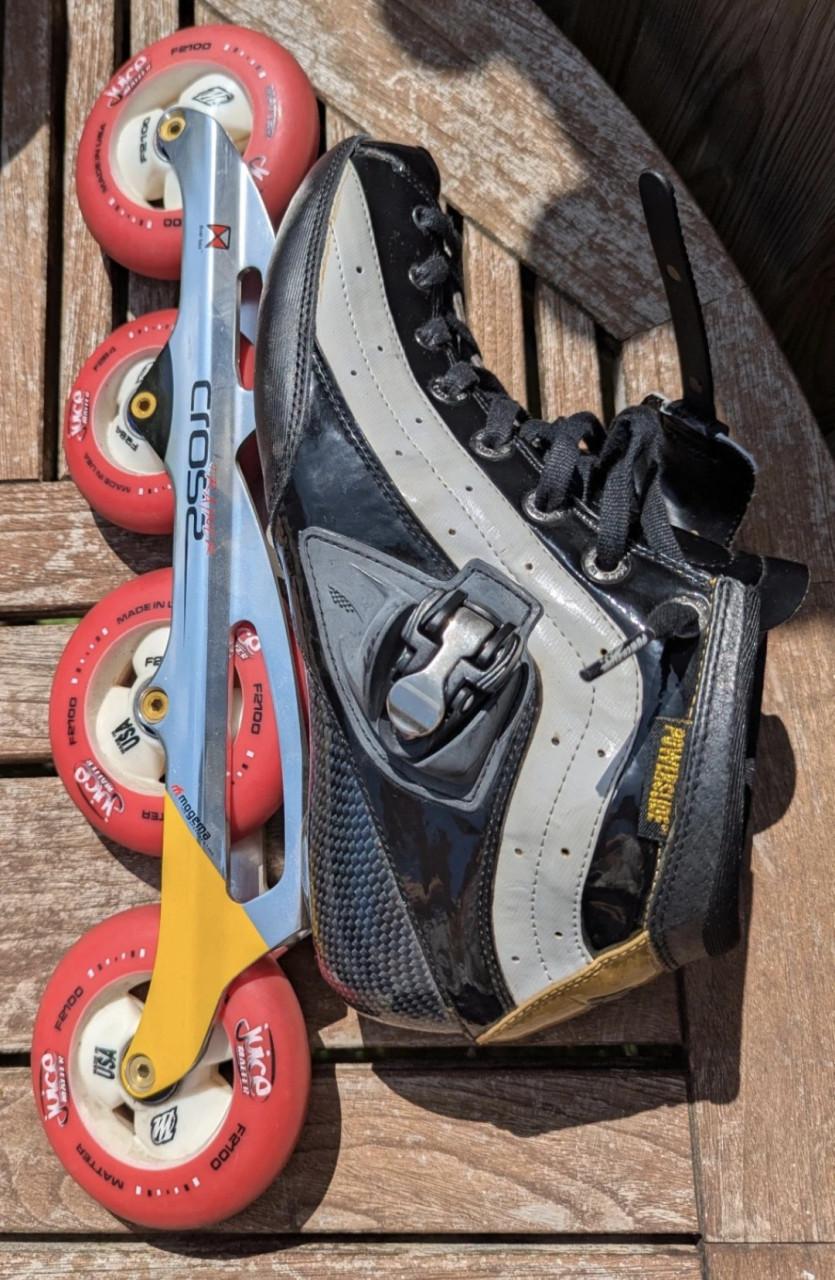 Powerslide skates maat 45 inclusief beschermingsset