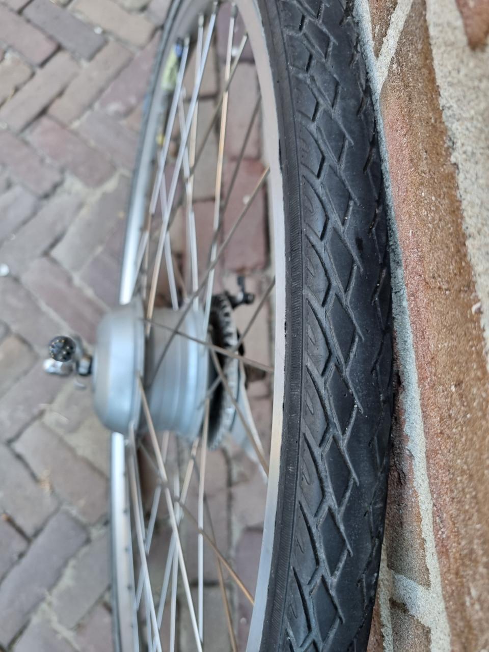 Voorwielmotor Gazelle Innergy met goede Schwalbe band