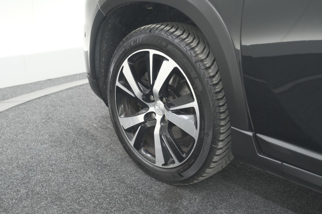 Peugeot 2008 puretech 130 gt-line | trekhaak | camera | apple carplay | par