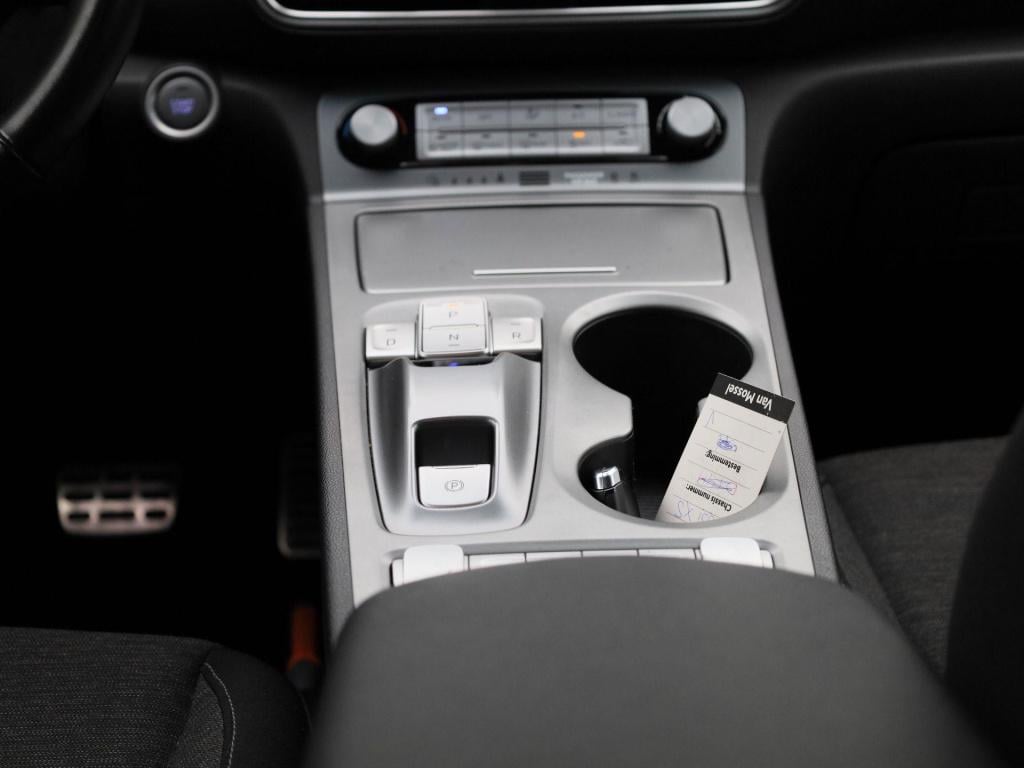 Hyundai Kona ev fashion 64 kwh | automaat | navigatie | heads-up display | 
