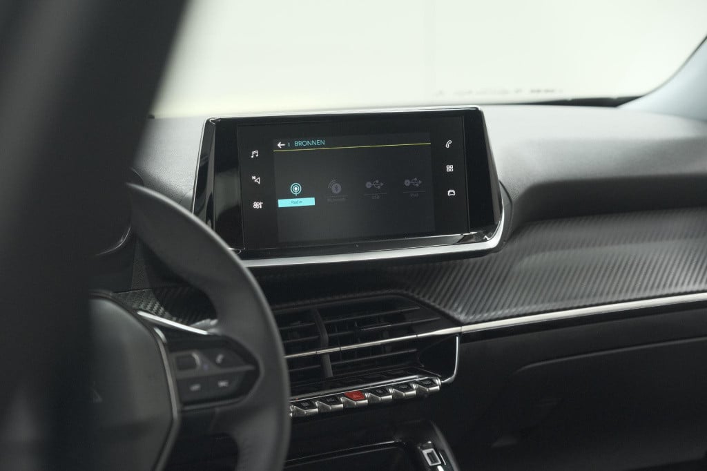 Peugeot E-2008 ev active pack 50 kwh | 3 fase | camera | navigatie | parkee