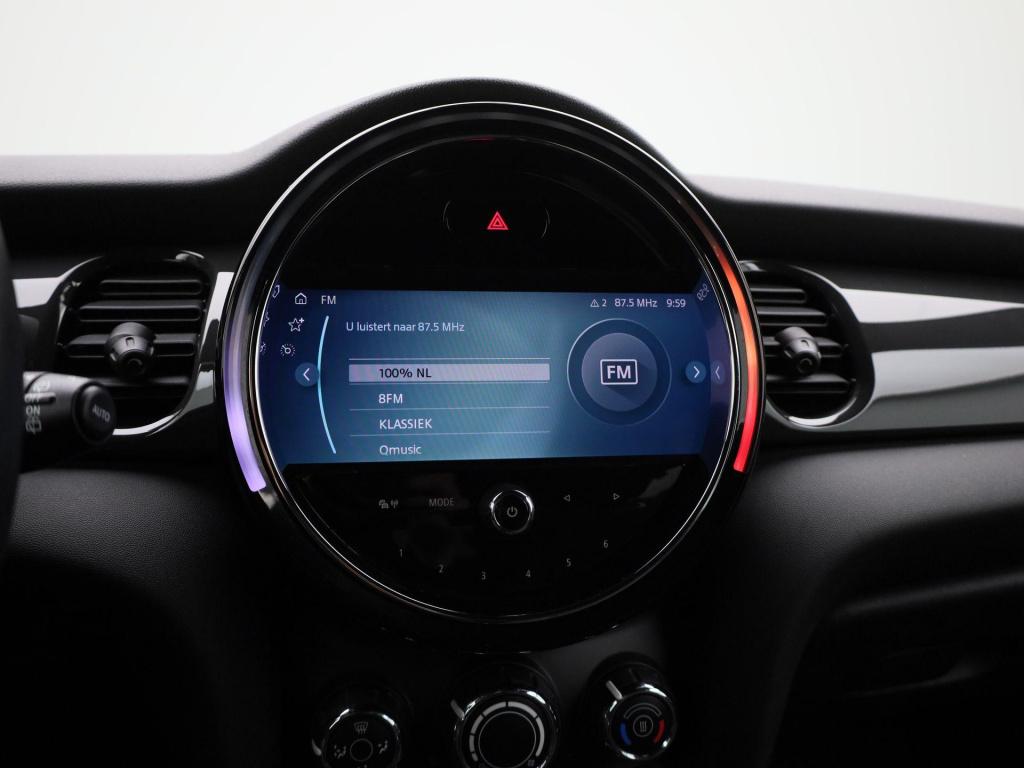 Mini 3-deurs 1.5 cooper essential | navigatie | black pakket | parkeer sens