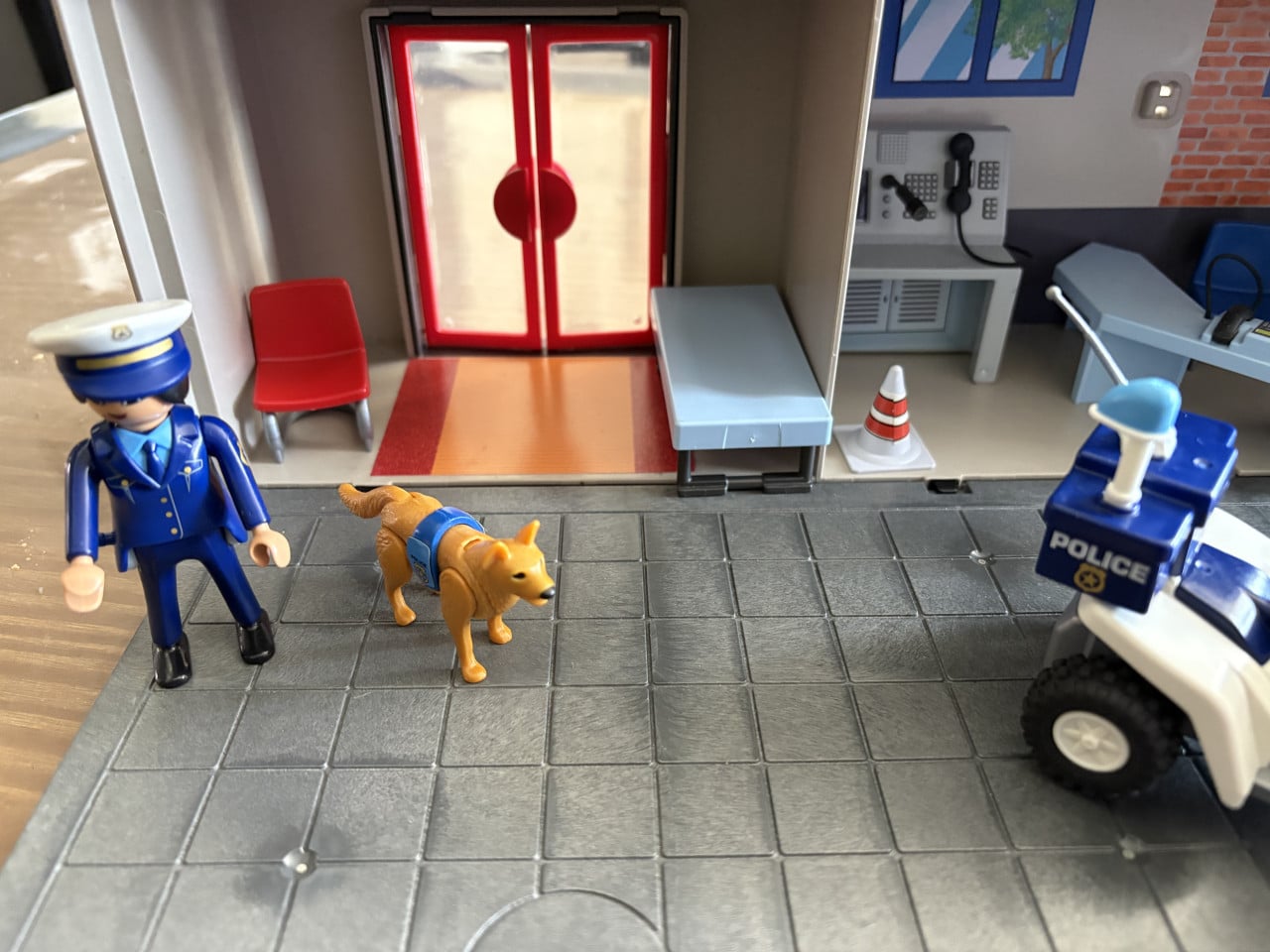 Playmobil draagbaar politiebureau
