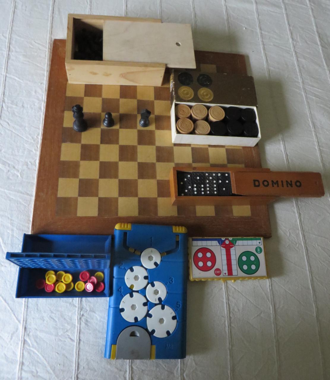 Spelletjes en ander speelgoed.