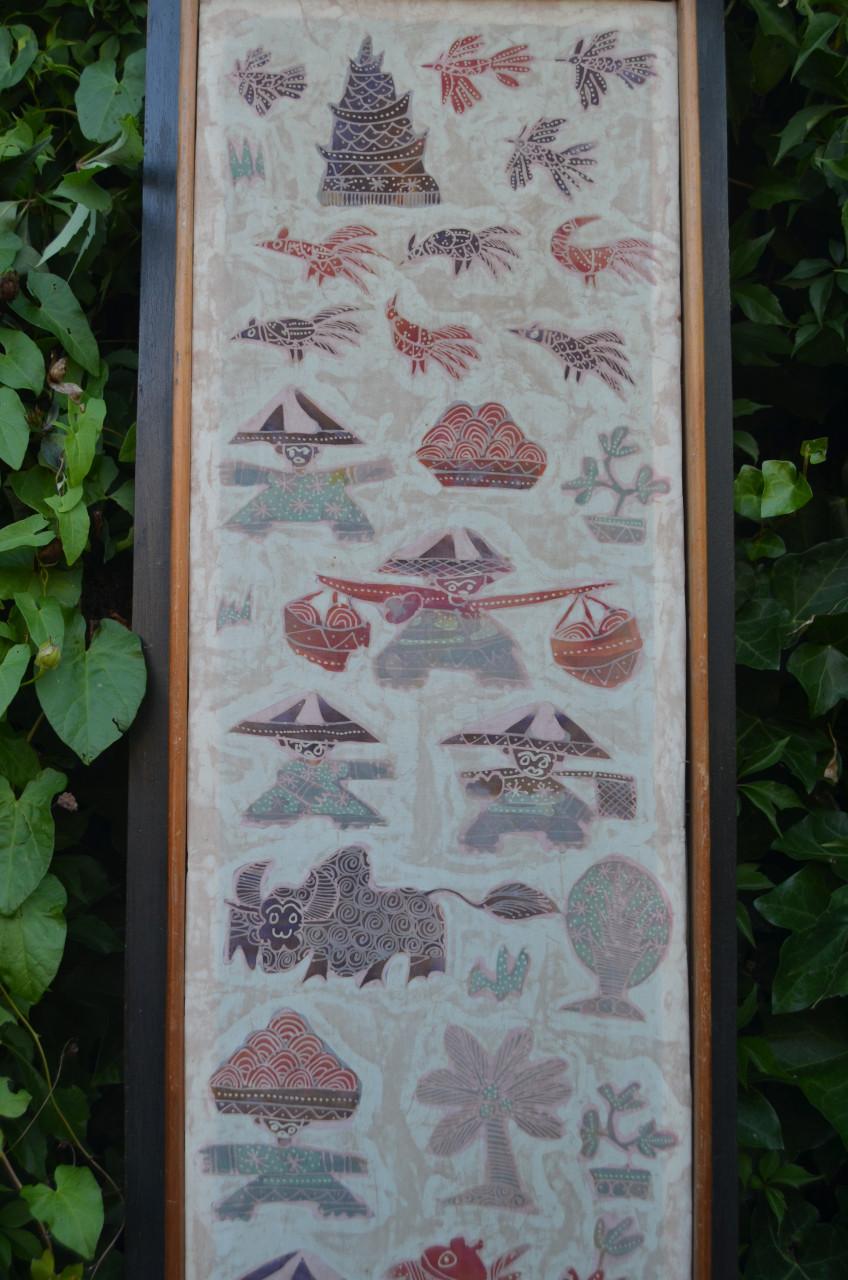 3 Leuke batiks in redelijke staat, op ééntje na dan.