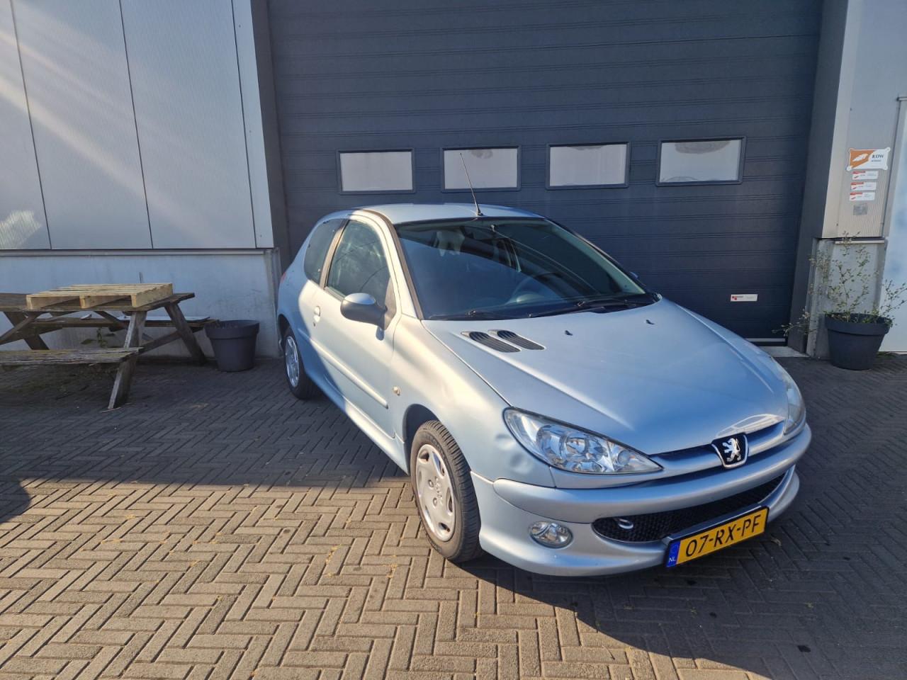 TE KOOP PEUGEOT 206 1.4 PRO LINE MET AIRCO 999,- EURO