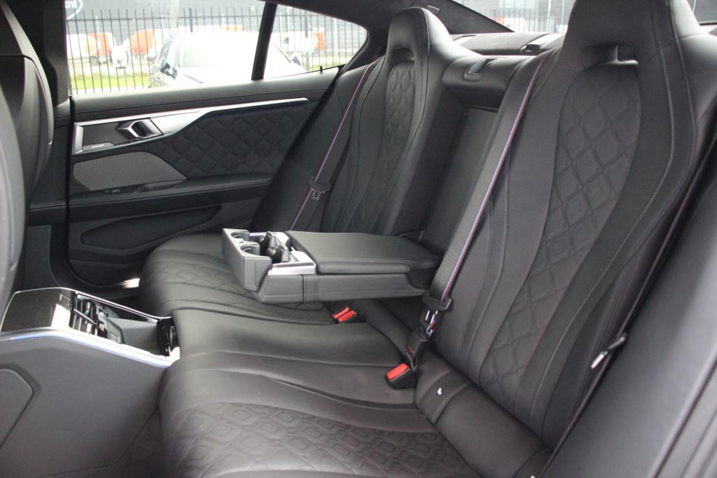 BMW M8 gran coupé competition | 1e eigenaar | carbon | orig. nl