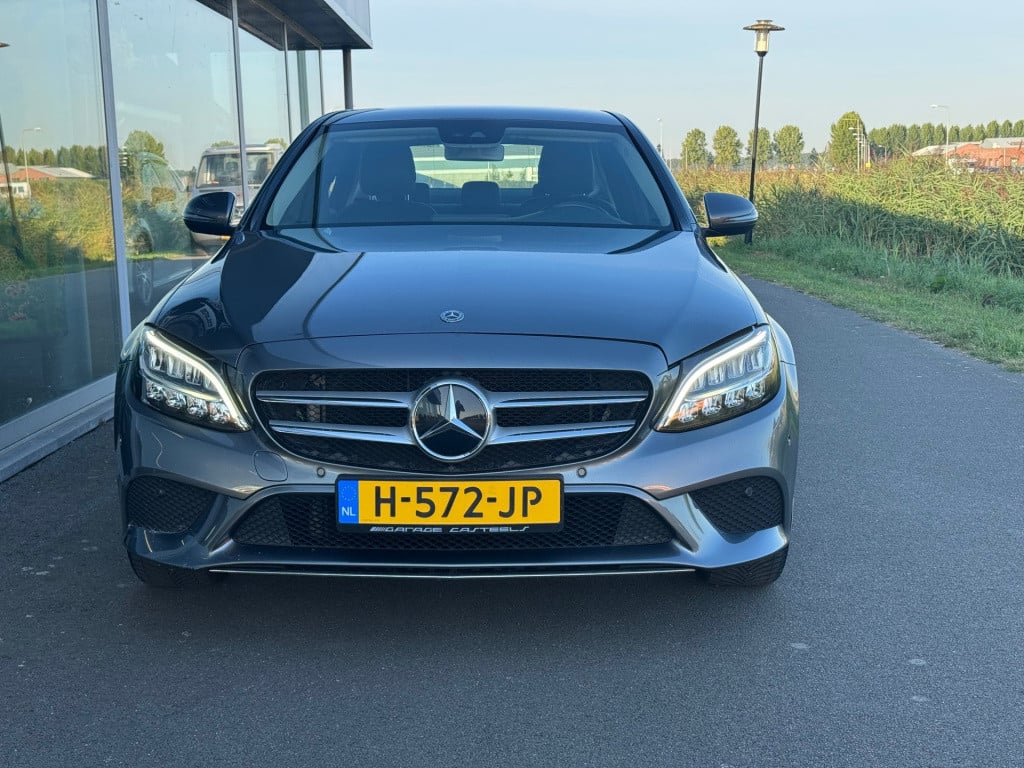 Mercedes-Benz C-Klasse 180 avantgarde automaat . trekhaak . apple-carplay
