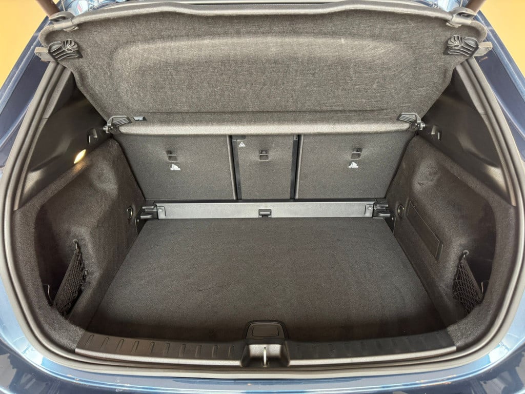 Mercedes-Benz Gla-klasse 180 business solution amg