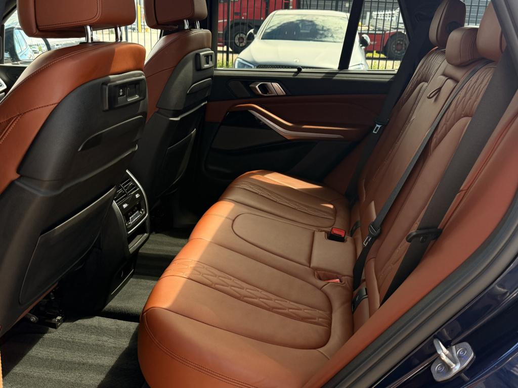 BMW X5 xdrive45e m-sport individual | acc | h/k | skylounge | stoelverwarmi