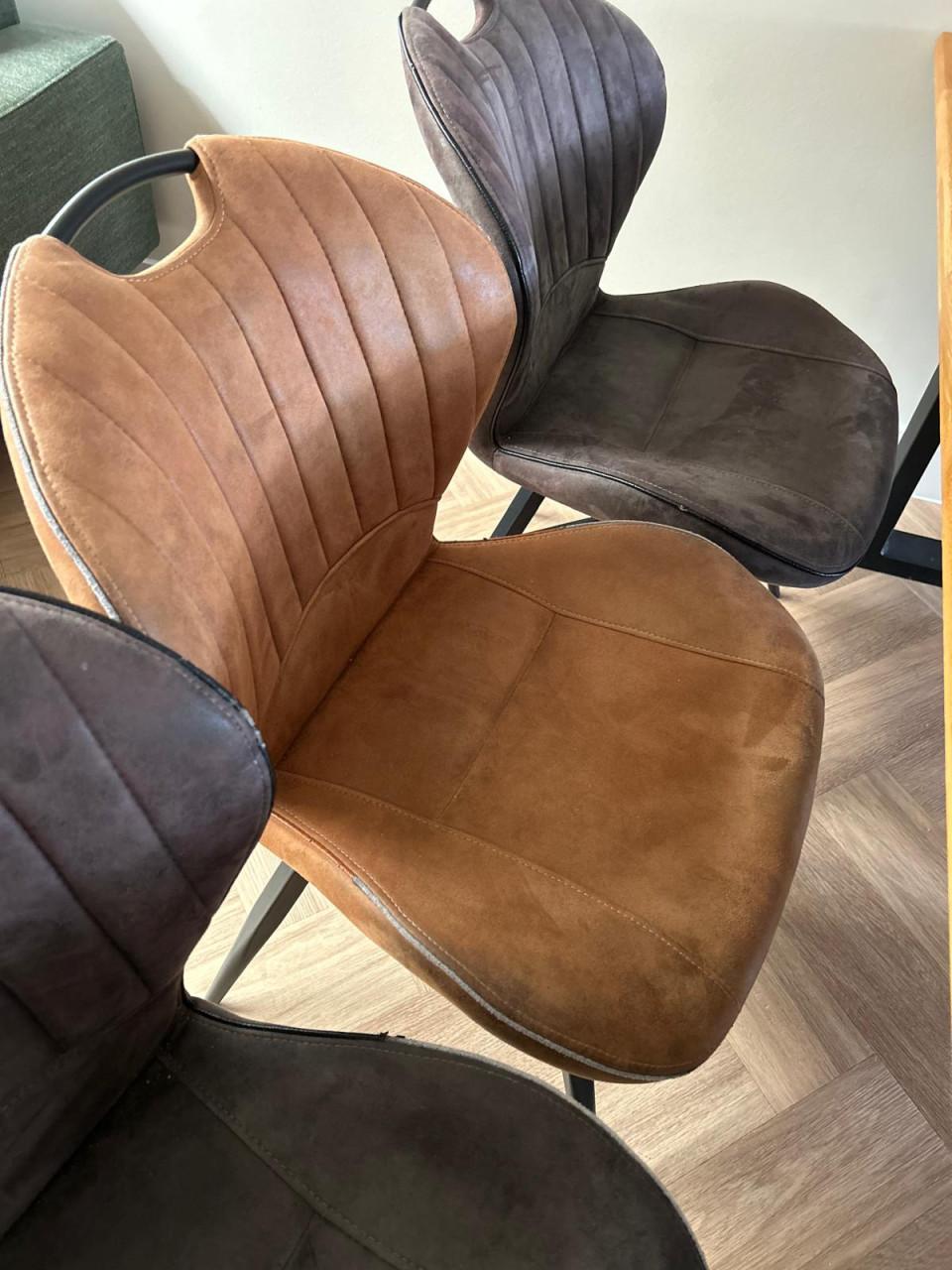 Mango houten tafel + 6 eetkamer stoelen
